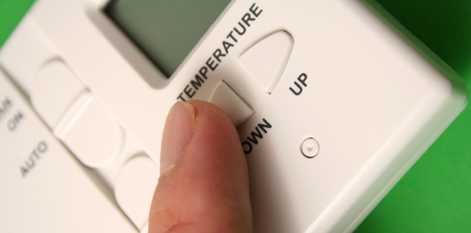 adjusting-temperature-thermostat-product